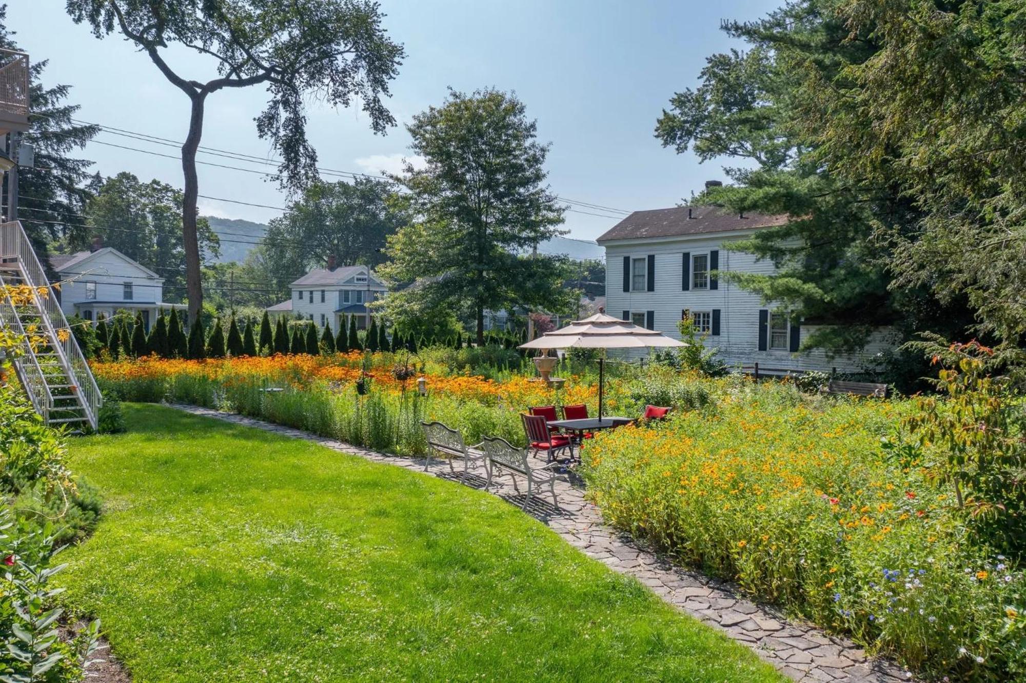 Wainwright Inn 그레이트바링톤 외부 사진